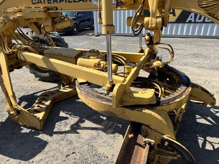 caterpillar-120-image-16