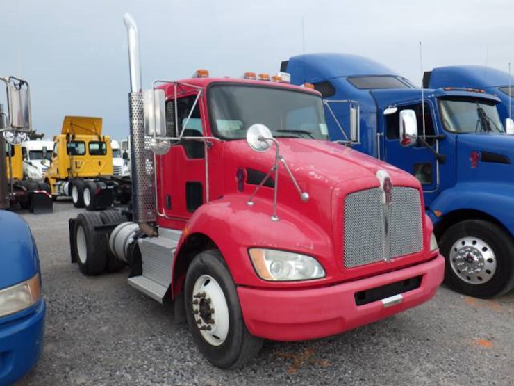 2011-kenworth-t370-image-3