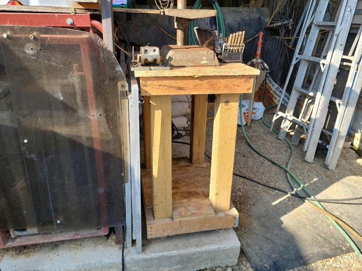 drill-press-w/electric-motor,-stand,-vice-and-drill-bits-image-6