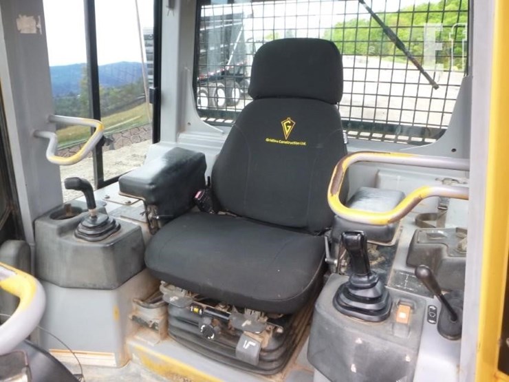 2005-caterpillar-d4g-xl-image-15