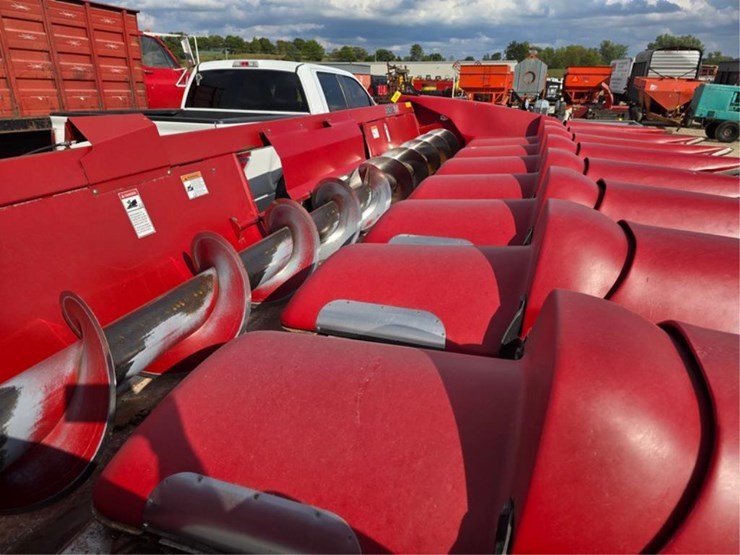 case-ih-3208-image-13