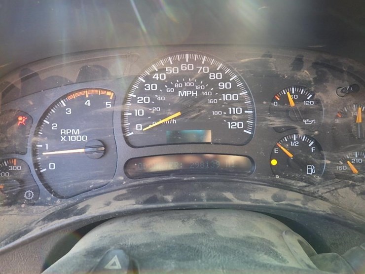 2005-chevrolet-2500hd-image-22