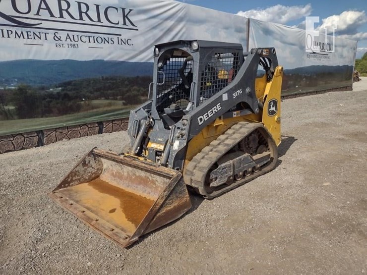 2022-deere-317g-image-39