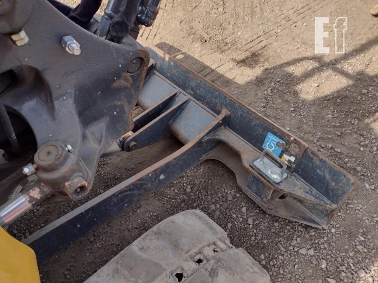 2022-deere-17g-image-22