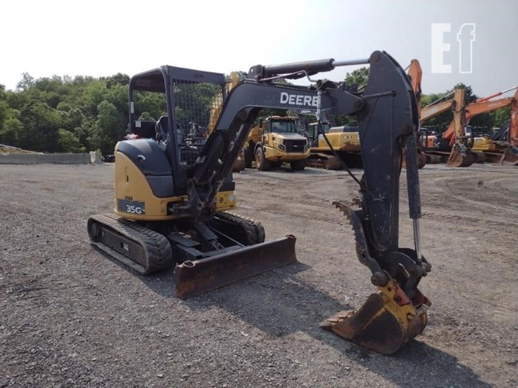 2018-deere-35g-image-47
