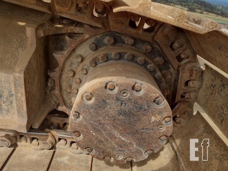 2013-deere-210g-lc-image-32