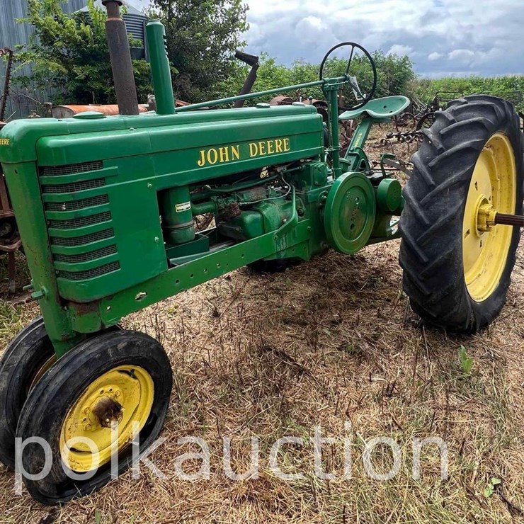 JOHN DEERE B
