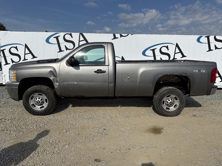 2014-chevrolet-2500-image-2