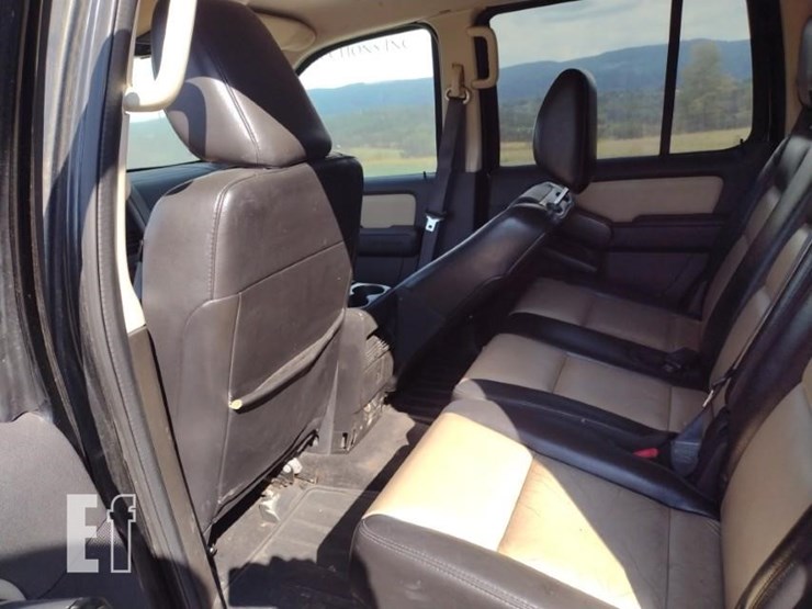 2010-ford-explorer-image-15