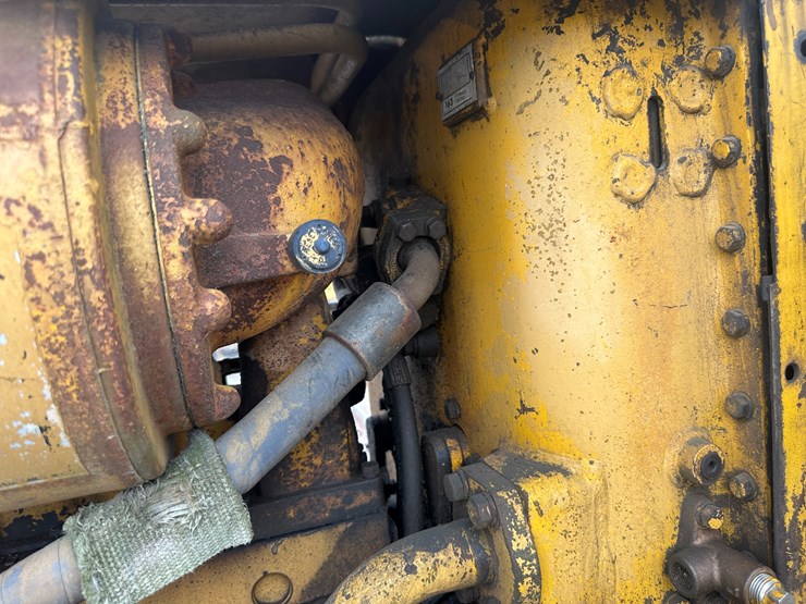 caterpillar-d6c-image-39