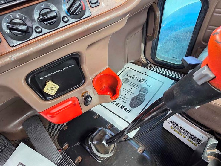 2008-peterbilt-367-image-26