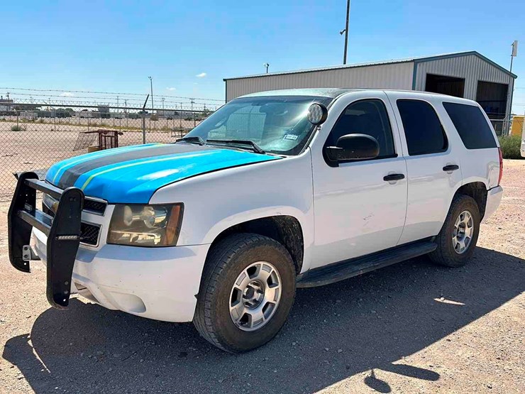 2013-chevrolet-tahoe-image-1