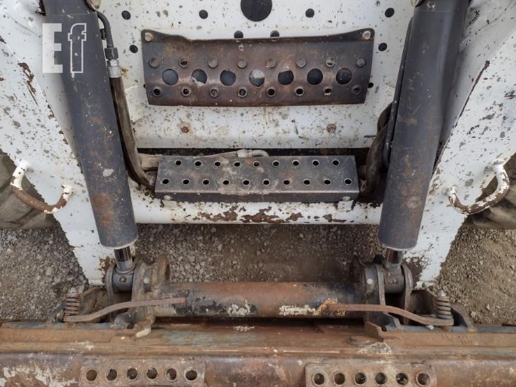 2004-bobcat-s250-image-14