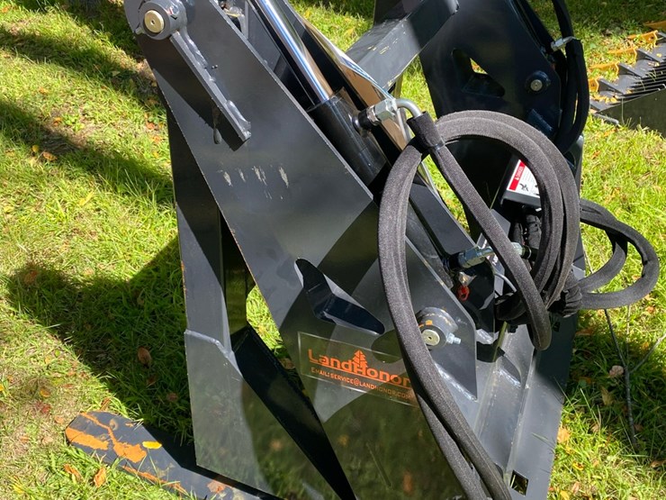 log-grapple-image-3