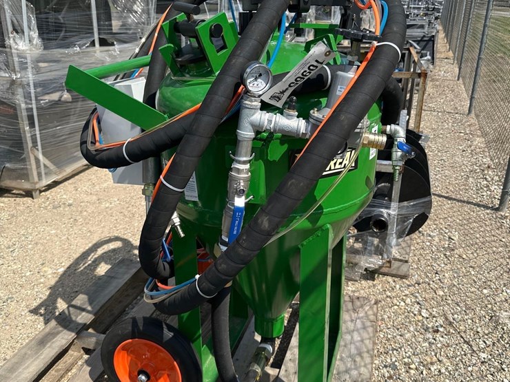 30l-sand-blasting-machine-image-1