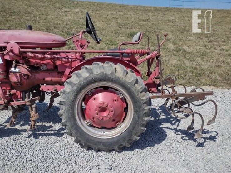 farmall-140-tractor-w/cultivators-5760-image-11