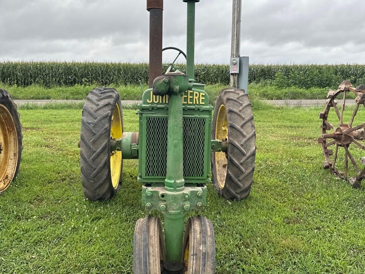 john-deere-b-image-15