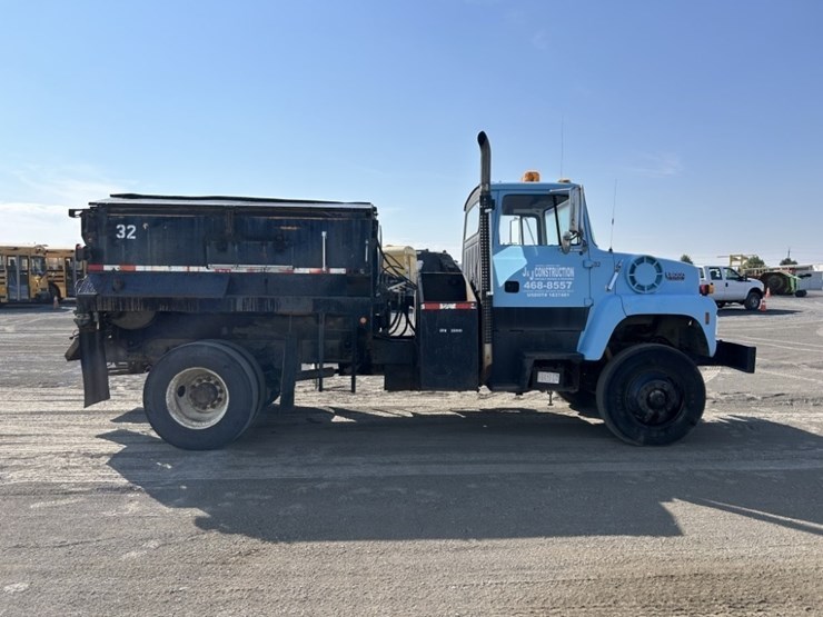1992-ford-l8000-image-6