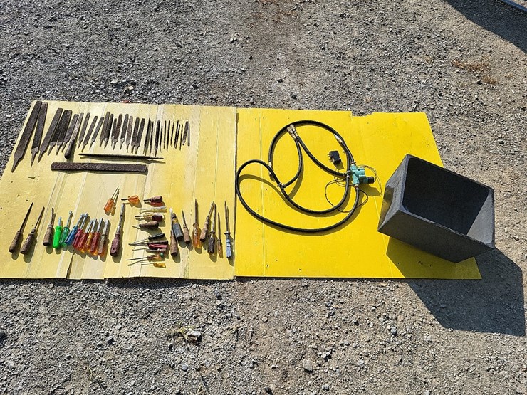 steel-files,-rasp-bar,-screw-drivers,-chemical-resistant-tank,-and-regulator-w/hoses-image-1