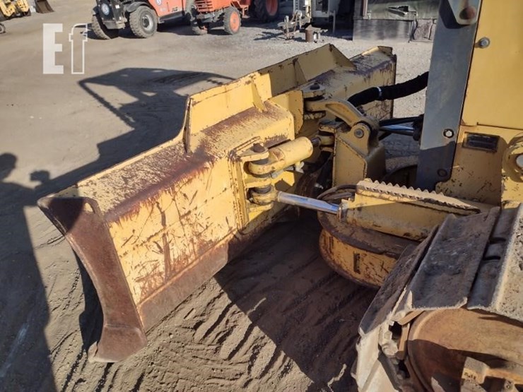 2004-deere-550h-lt-image-17