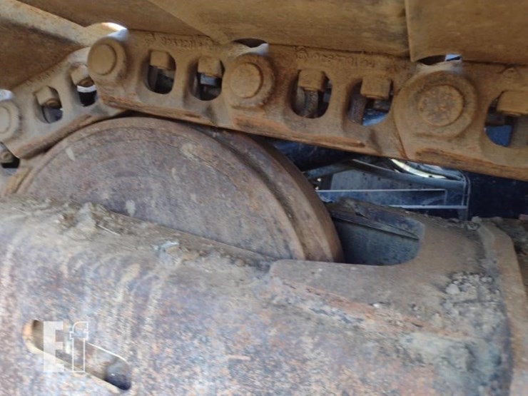 2010-deere-120d-image-31