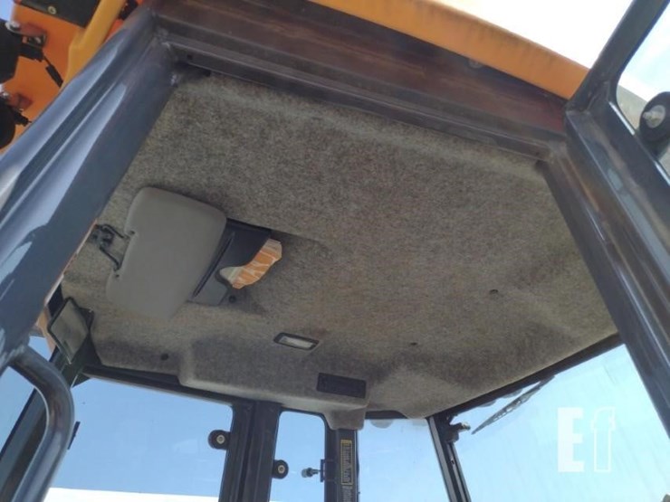 2017-deere-310sl-image-18