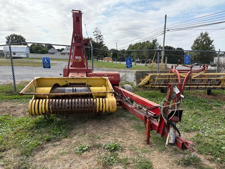 new-holland-718-image-1