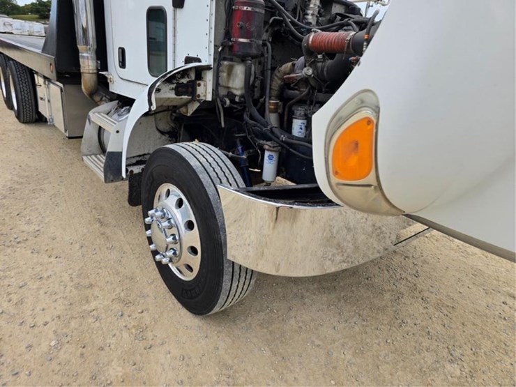 2006-peterbilt-335-image-15