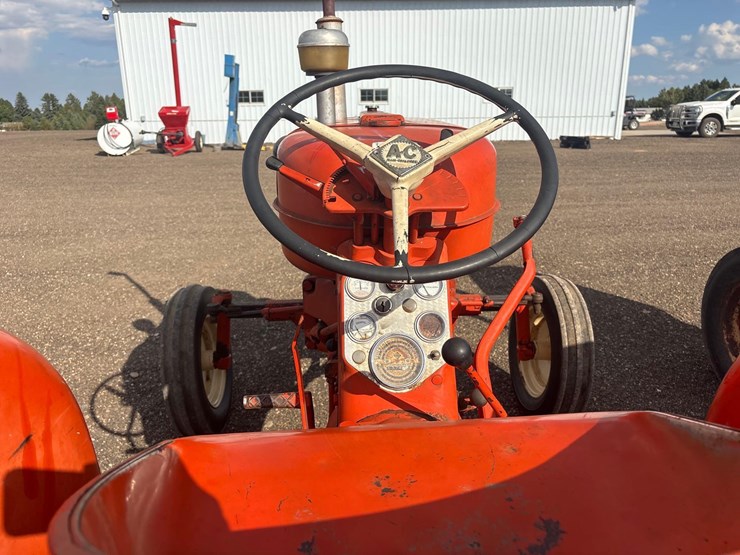 allis-chalmers-d15-tractor-image-10