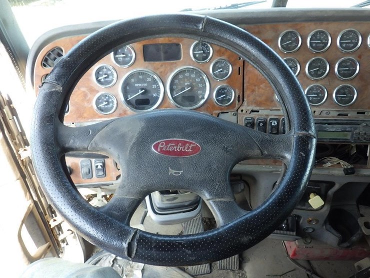 2008-peterbilt-367-image-23