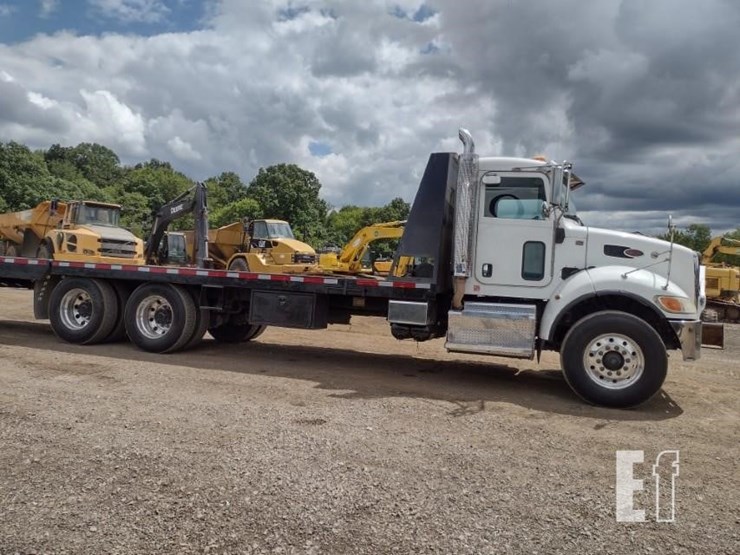 2016-peterbilt-348-image-3