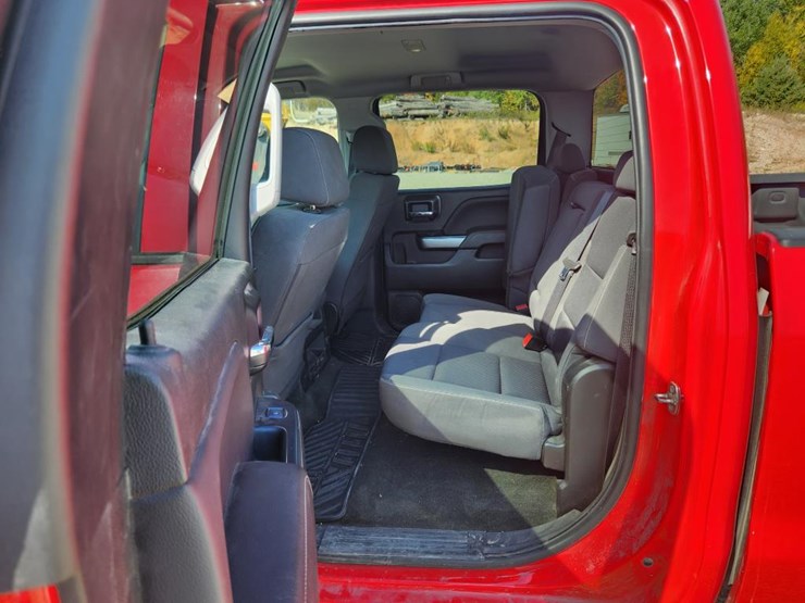 2018-chevrolet-silverado-image-36