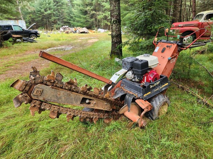 ditch-witch-1230-image-1