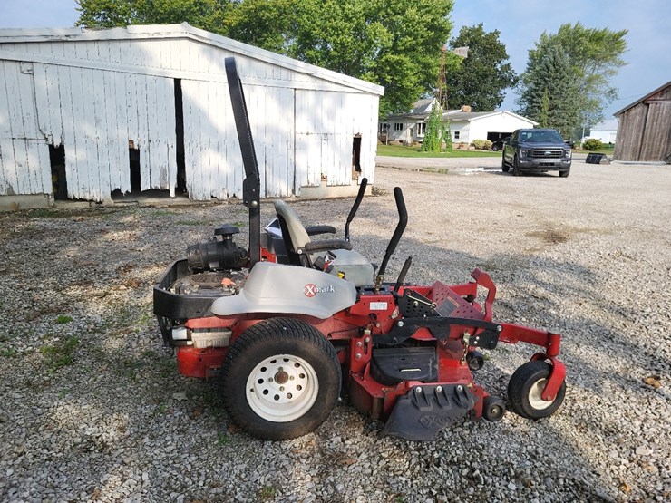 exmark-laser-z-zero-turn-lawn-mower-image-8