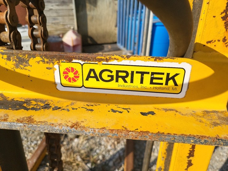 agritek-3pt-hitch-forklift-image-9