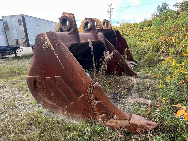 caterpillar-15-image-2