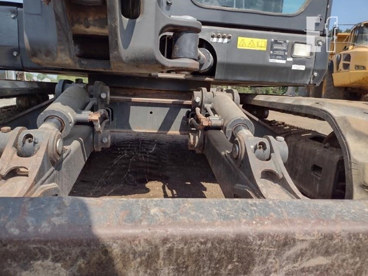 2018-bobcat-e85-image-21