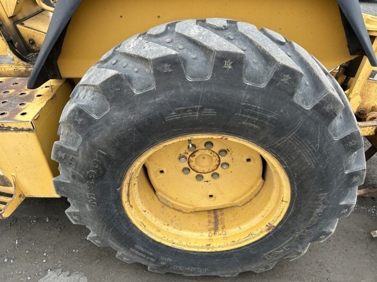deere-210le-image-24