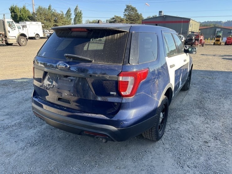 2017-ford-explorer-image-4