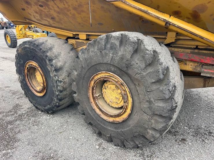 caterpillar-740-image-9