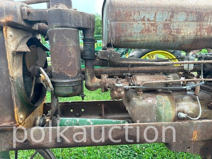 john-deere-b-image-4