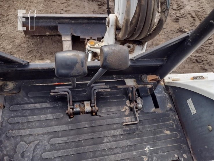 2006-bobcat-331-image-9