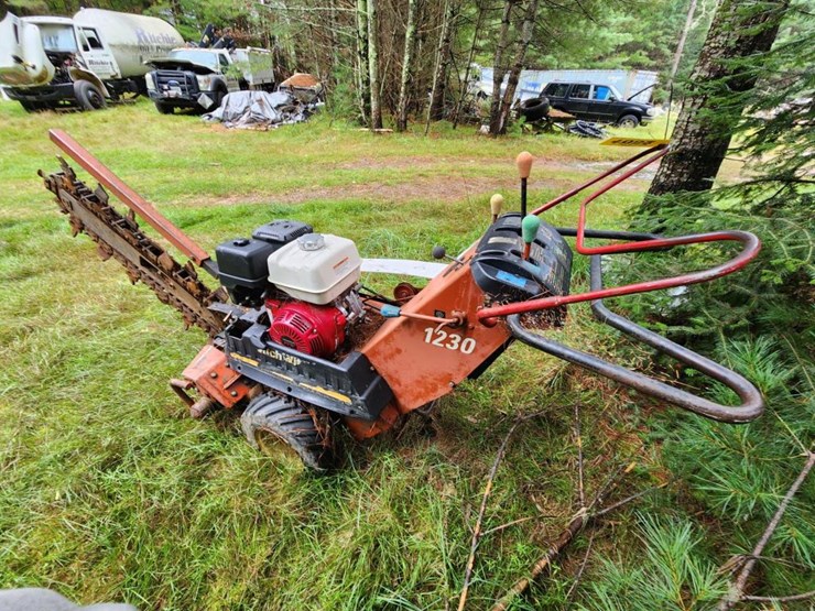 ditch-witch-1230-image-2