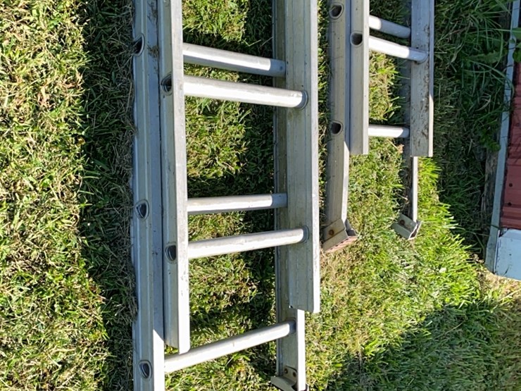 2---alum-extention-ladders-image-2