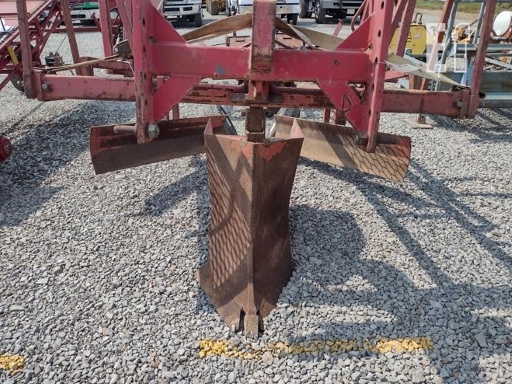 3-pt-tree-planter-image-8