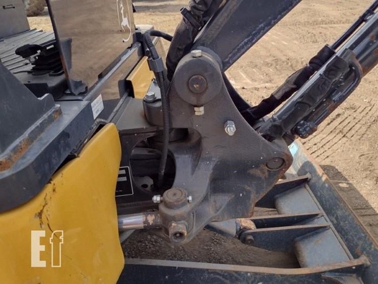 2022-deere-17g-image-23