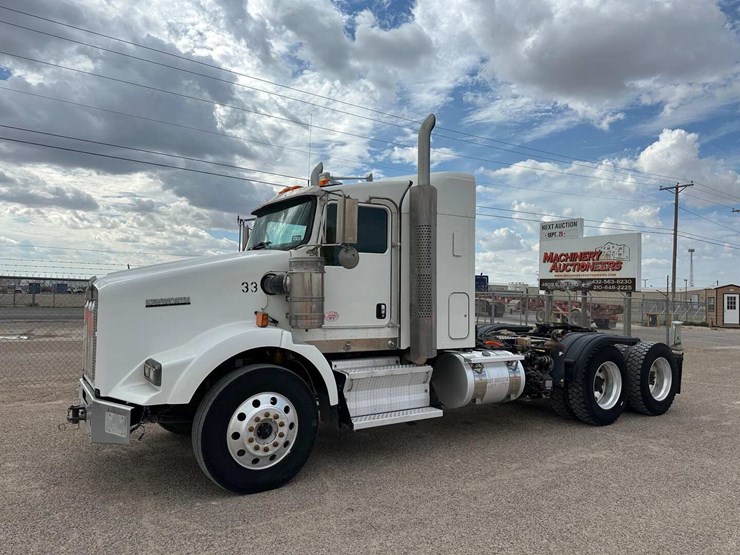 2019-kenworth-t800-image-1