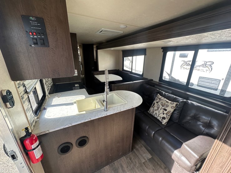 2018-forrest-river-cruise-lite-camper-image-9