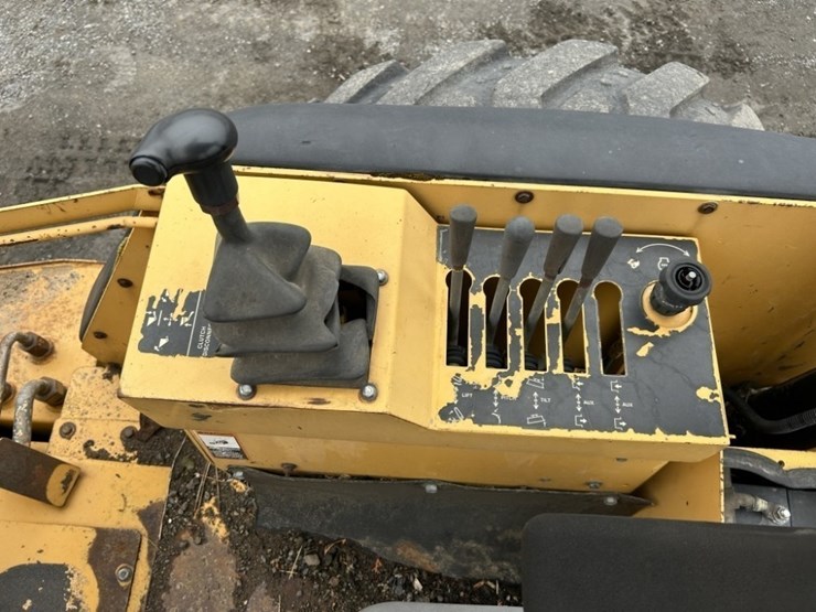 deere-210le-image-15
