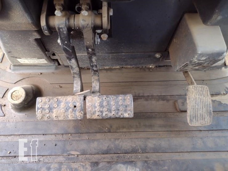 2020-deere-410l-image-9